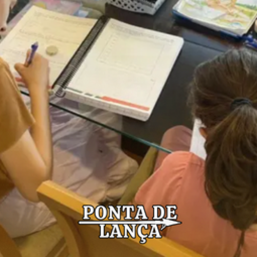 Ditadura da mediocridade: Juiz condena pais a 50 dias de prisão por educarem as filhas em casa com latim e literatura clássica