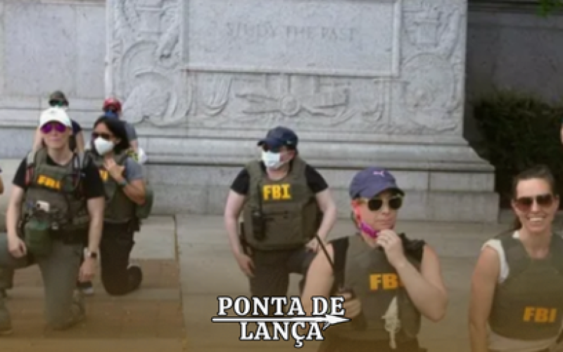 FBI demite agentes que se ajoelharam durante protesto do BLACK LIVES MATTER.