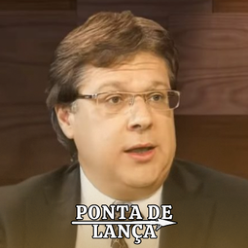 Áudio revela manobra de auxiliar de Moraes para obter relatórios fora do processo legal.