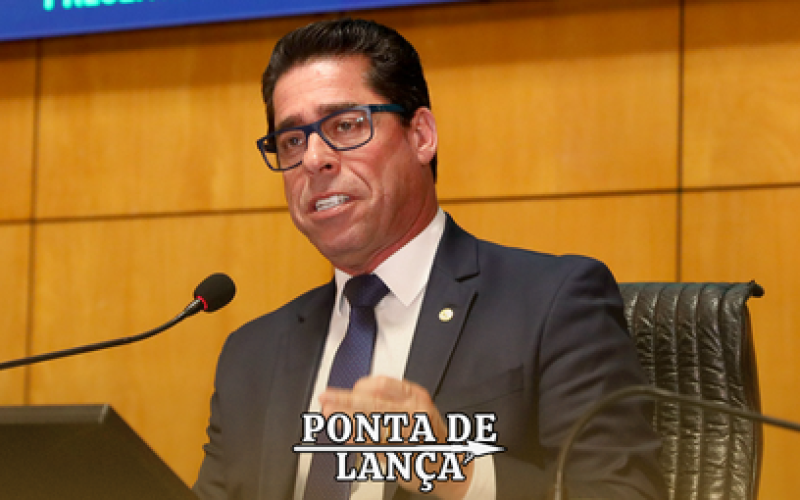 Deputados cobram punição e prevenção ao terrorismo de facções no país.