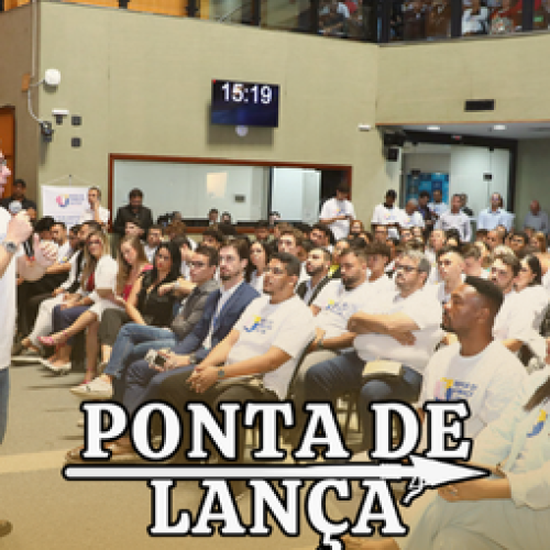 Escola de Formação Política para Jovens é destaque na Revista Veja.